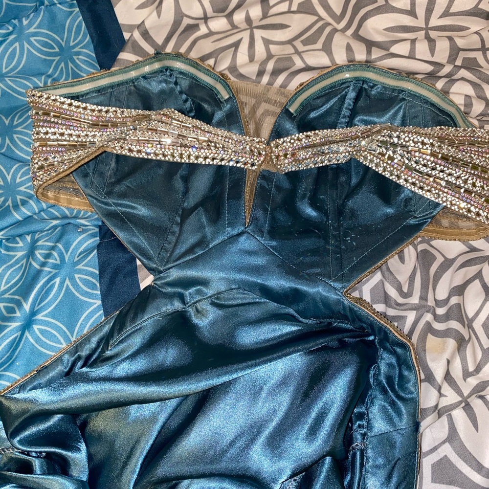 Prom dress size zero - Picture 3 of 6